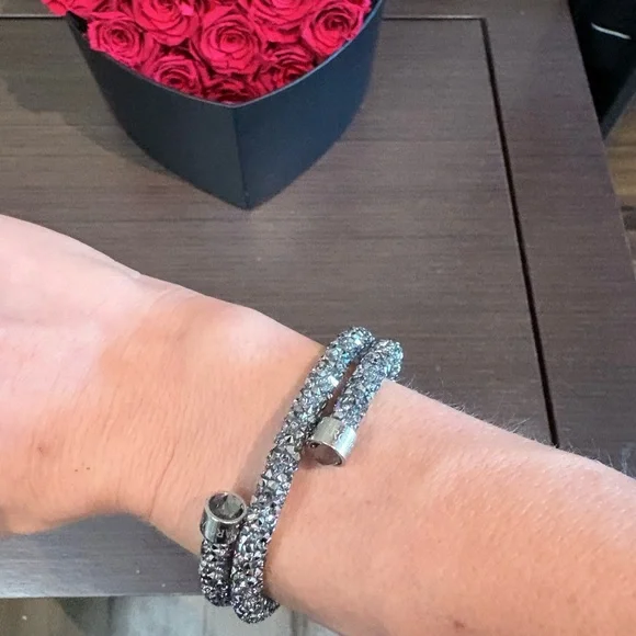 Swarovski crystal dust discontinued bracelet DISCONTINUED.. SALE ‼️‼️‼️ - Picture 5 of 6